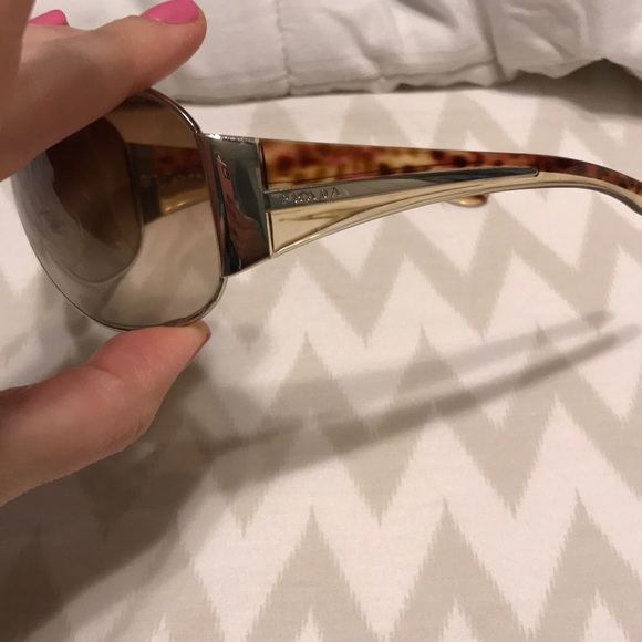 Prada sunglasses - Picture 4 of 7